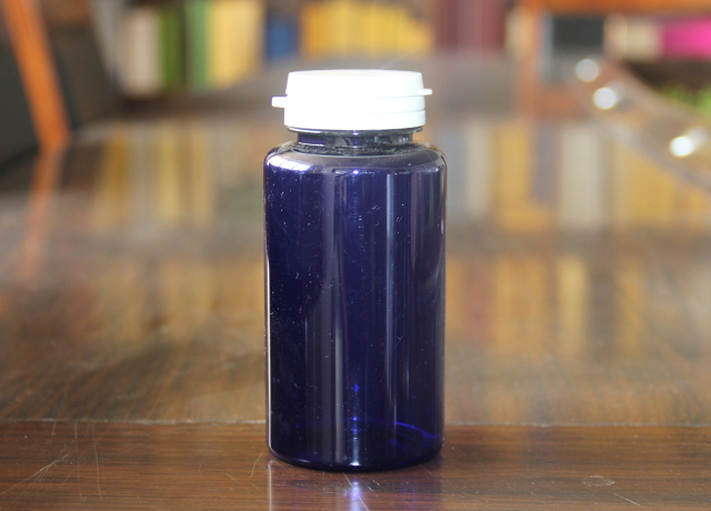 200cc藍(lán)色瓶擺的撕拉蓋 高度115mm  直徑54mm